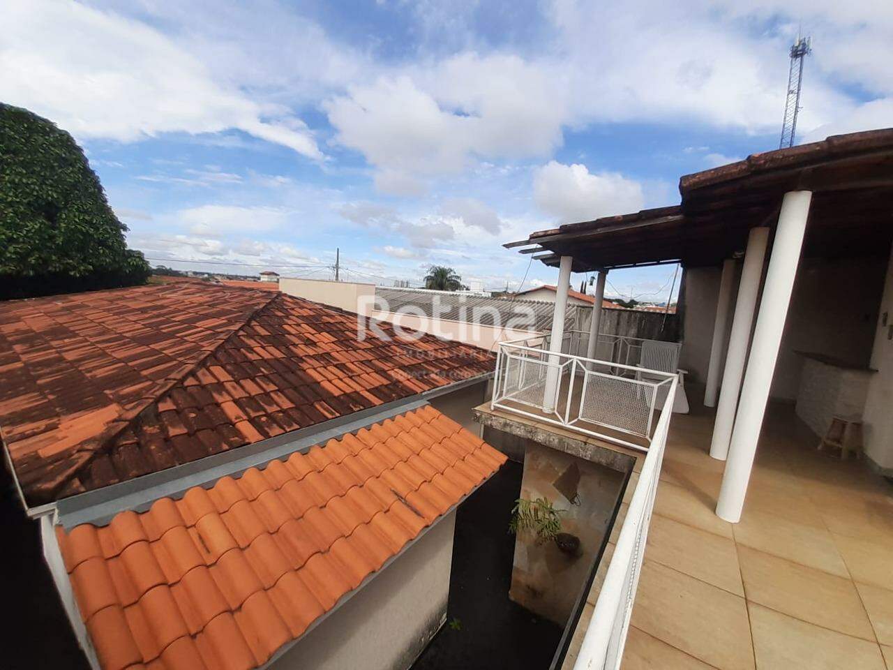 Casa à venda, 3 quartos em Uberlândia no bairro Cidade Jardim no valor de R$ 480.000,00 - Rotina Imobiliária: 