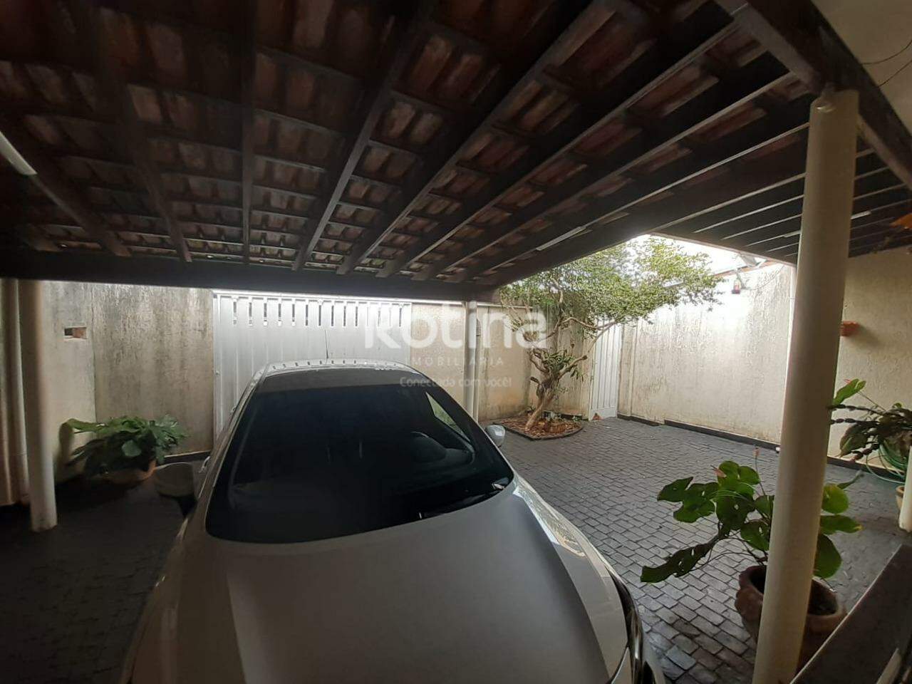 Casa à venda, 3 quartos em Uberlândia no bairro Cidade Jardim no valor de R$ 480.000,00 - Rotina Imobiliária: 