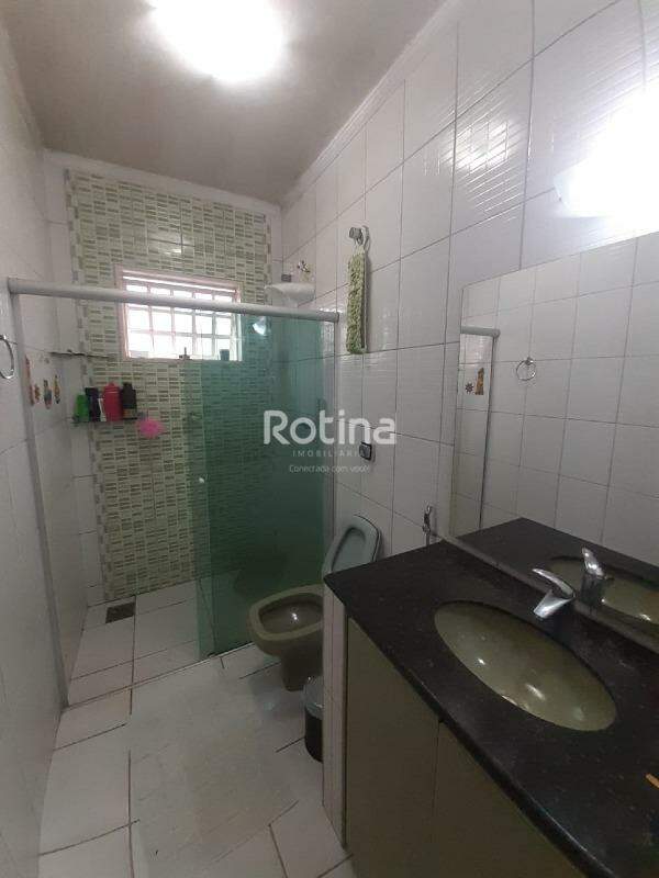 Casa à venda, 3 quartos em Uberlândia no bairro Cidade Jardim no valor de R$ 480.000,00 - Rotina Imobiliária: 