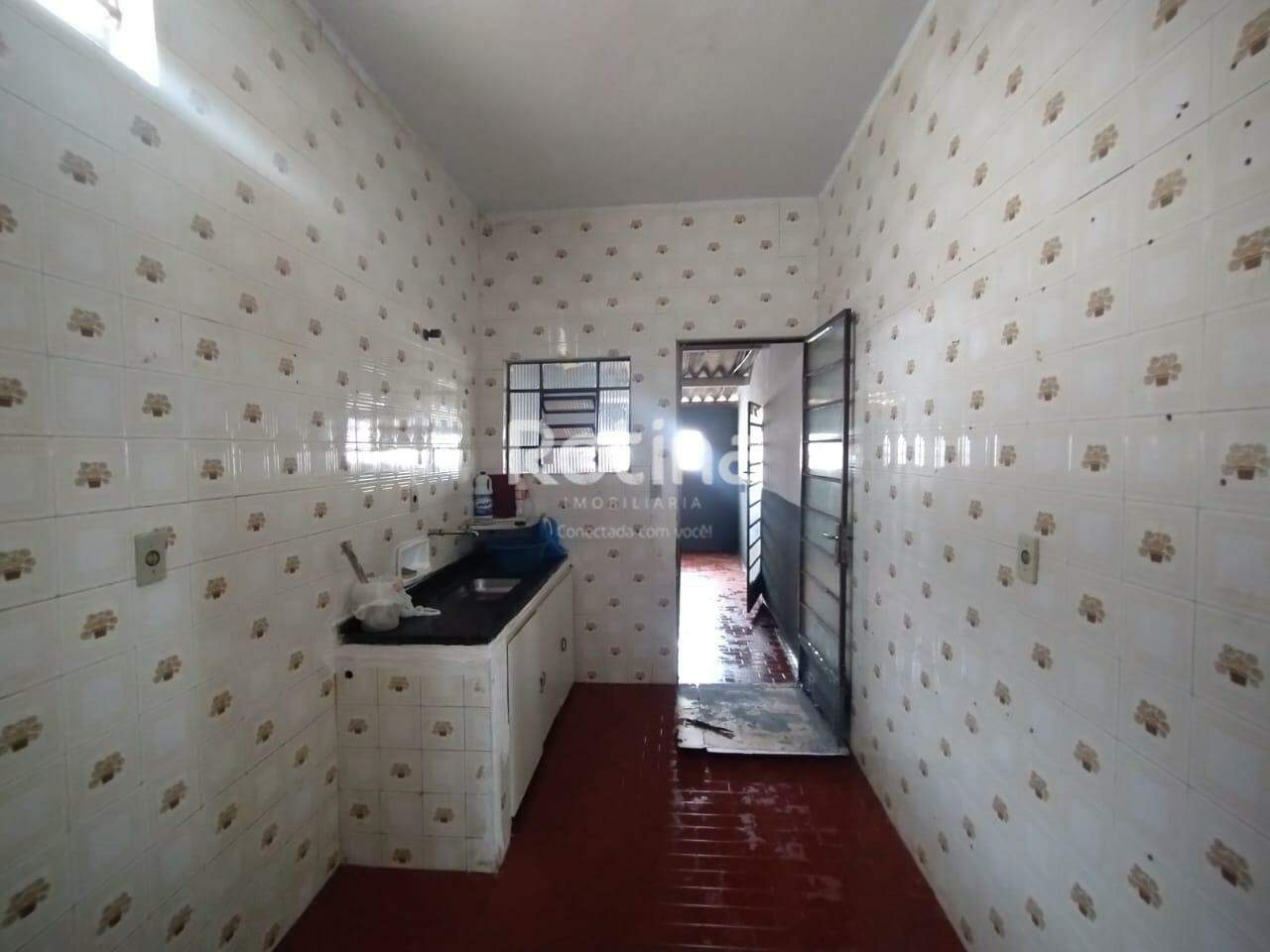 Casa para alugar, 2 quartos em Uberlândia no bairro Brasil no valor de R$ 2.000,00 - Rotina Imobiliária: 