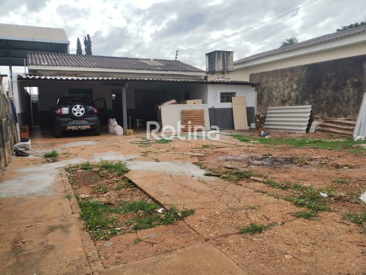 Casa para alugar, 2 quartos em Uberlândia no bairro Brasil no valor de R$ 2.000,00 - Rotina Imobiliária: 