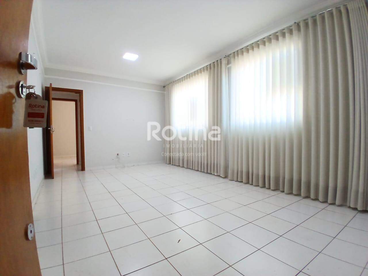 Apartamento para alugar, 3 quartos em Uberlândia no bairro Santa Mônica no valor de R$ 2.250,00 - Rotina Imobiliária: 