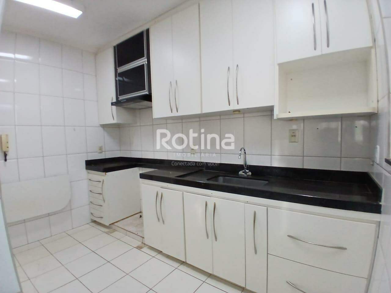 Apartamento para alugar, 3 quartos em Uberlândia no bairro Santa Mônica no valor de R$ 2.250,00 - Rotina Imobiliária: 