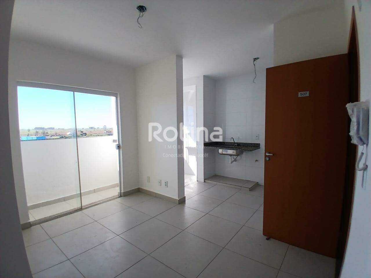 Apartamento para alugar, 2 quartos em Uberlândia no bairro Segismundo Pereira no valor de R$ 1.000,00 - Rotina Imobiliária: 