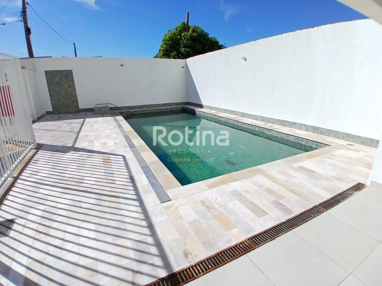 Apartamento para alugar, 2 quartos em Uberlândia no bairro Segismundo Pereira no valor de R$ 1.000,00 - Rotina Imobiliária: 