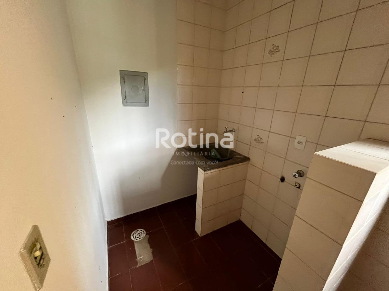 Apartamento para alugar, 2 quartos em Uberlândia no bairro Presidente Roosevelt no valor de R$ 1.000,00 - Rotina Imobiliária: 
