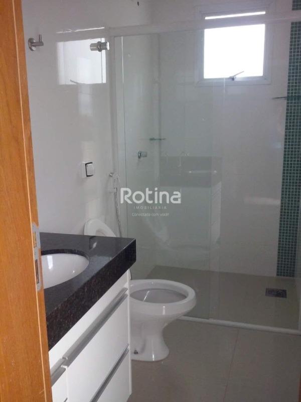 Apartamento para alugar, 3 quartos em Uberlândia no bairro Santa Mônica no valor de R$ 2.800,00 - Rotina Imobiliária: 