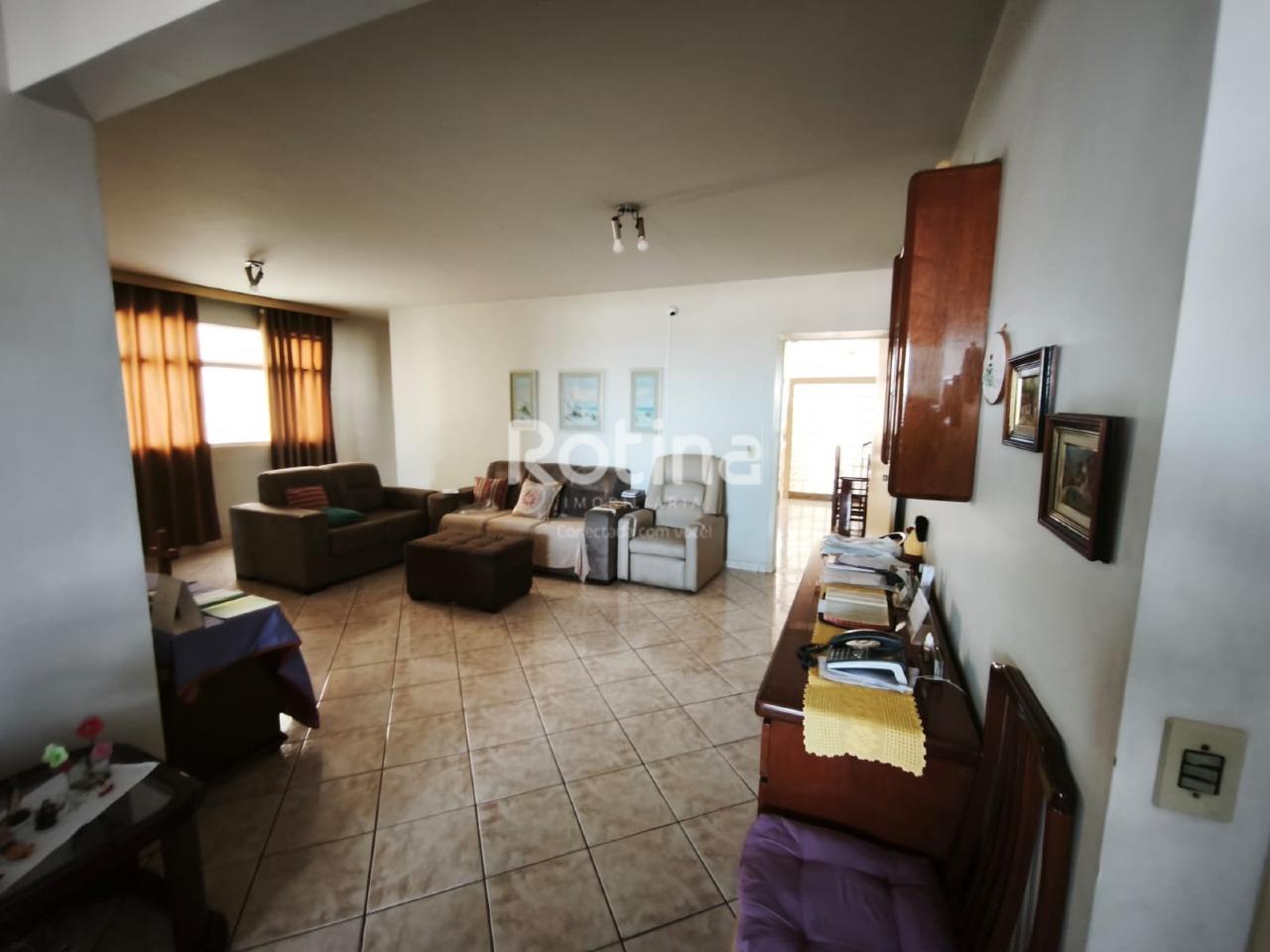 Apartamento à venda, 5 quartos em Uberlândia no bairro Fundinho no valor de R$ 800.000,00 - Rotina Imobiliária: 