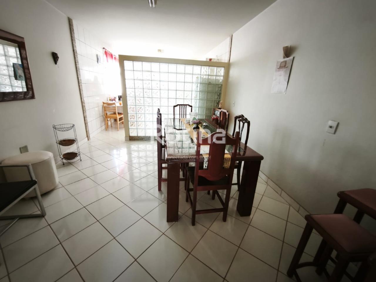 Apartamento à venda, 5 quartos em Uberlândia no bairro Fundinho no valor de R$ 800.000,00 - Rotina Imobiliária: 