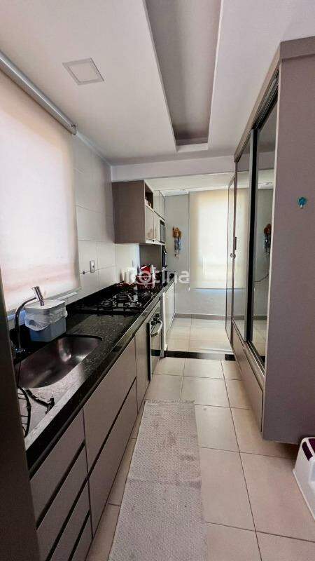 Apartamento à venda, 3 quartos em Uberlândia no bairro Santa Mônica no valor de R$ 700.000,00 - Rotina Imobiliária: 