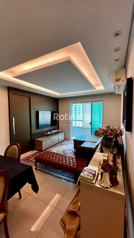 Apartamento à venda, 3 quartos em Uberlândia no bairro Santa Mônica no valor de R$ 700.000,00 - Rotina Imobiliária: 