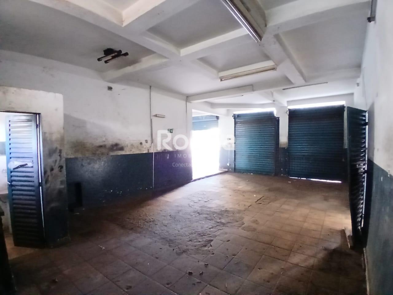 Comercial para alugar, em Uberlândia no bairro Tibery no valor de R$ 3.000,00 - Rotina Imobiliária: 