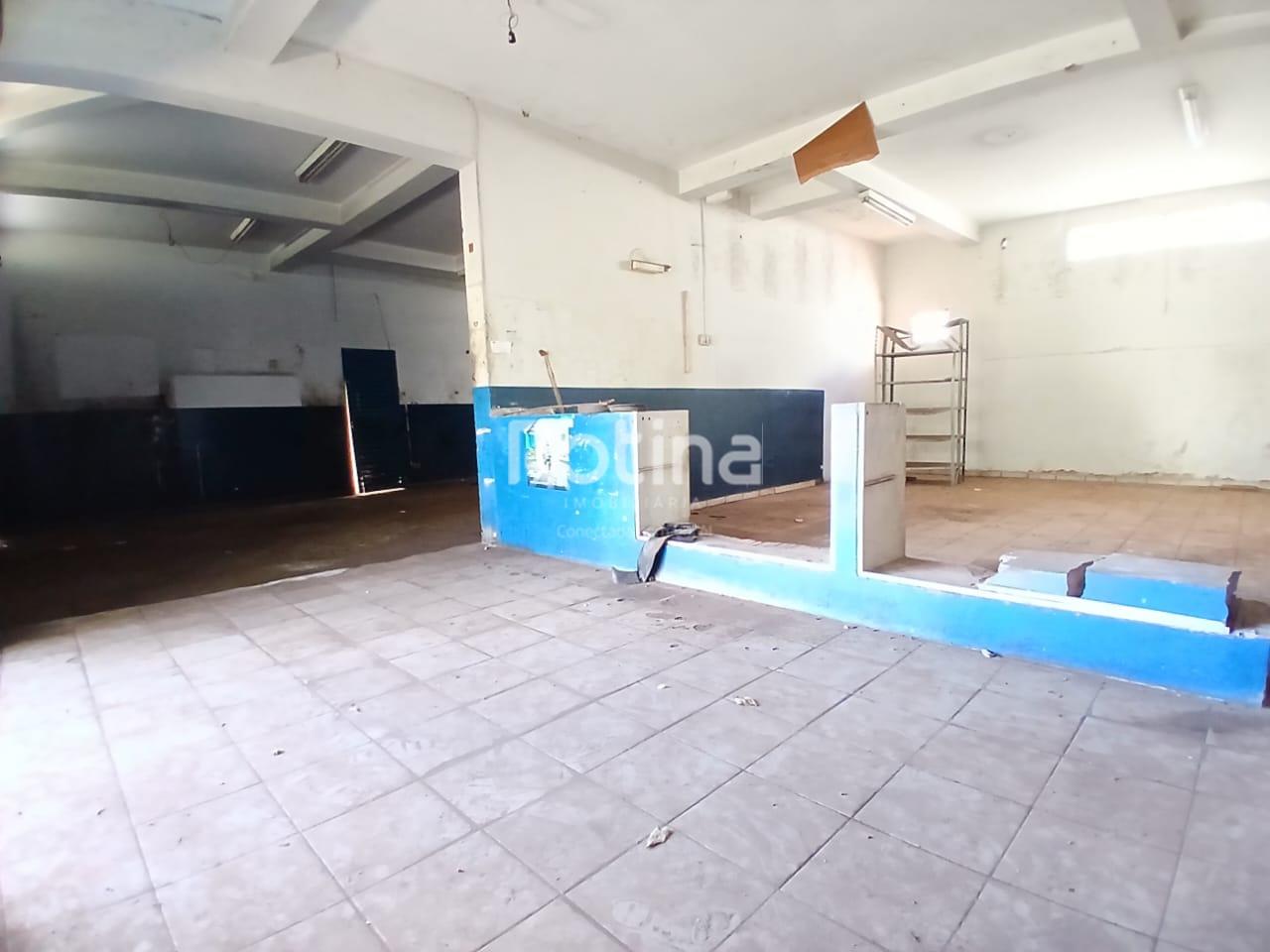 Comercial para alugar, em Uberlândia no bairro Tibery no valor de R$ 3.000,00 - Rotina Imobiliária: 