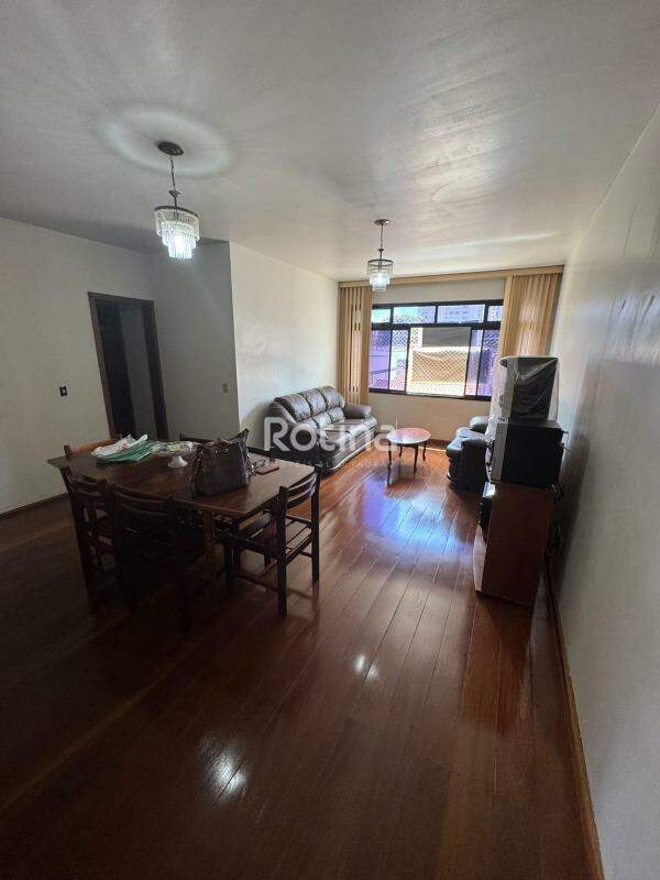 Apartamento à venda, 3 quartos em Uberlândia no bairro Centro no valor de R$ 400.000,00 - Rotina Imobiliária: 