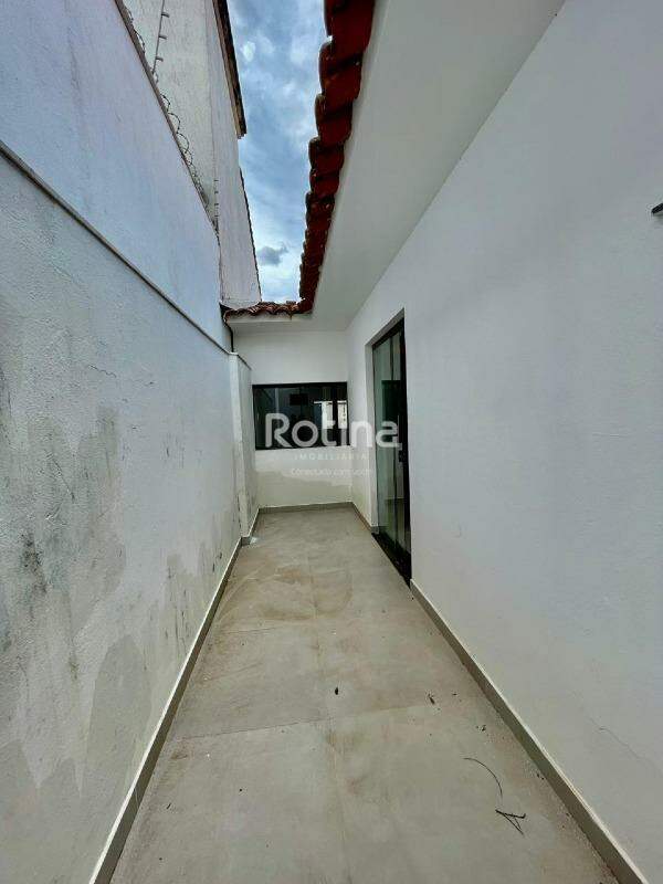 Casa à venda, 3 quartos em Uberlândia no bairro Vigilato Pereira no valor de R$ 750.000,00 - Rotina Imobiliária: 