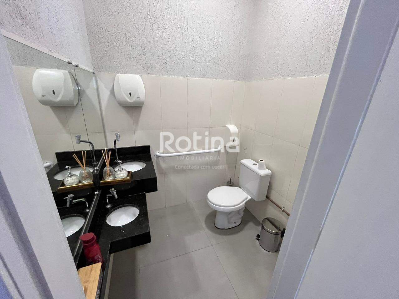 Sala para alugar, em Uberlândia no bairro Vigilato Pereira no valor de R$ 2.500,00 - Rotina Imobiliária: 