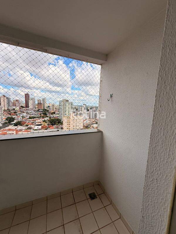 Apartamento à venda, 4 quartos em Uberlândia no bairro Osvaldo Rezende no valor de R$ 600.000,00 - Rotina Imobiliária: 