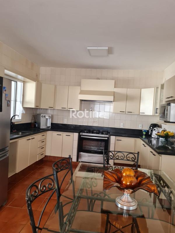 Casa à venda, 3 quartos em Uberlândia no bairro Santa Mônica no valor de R$ 670.000,00 - Rotina Imobiliária: 