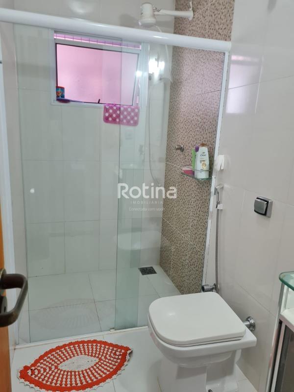 Casa à venda, 3 quartos em Uberlândia no bairro Santa Mônica no valor de R$ 670.000,00 - Rotina Imobiliária: 