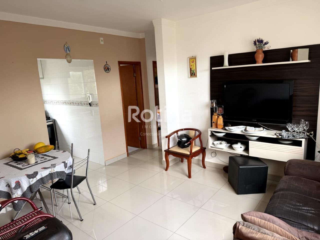 Apartamento à venda, 2 quartos em Uberlândia no bairro Segismundo Pereira no valor de R$ 250.000,00 - Rotina Imobiliária: 
