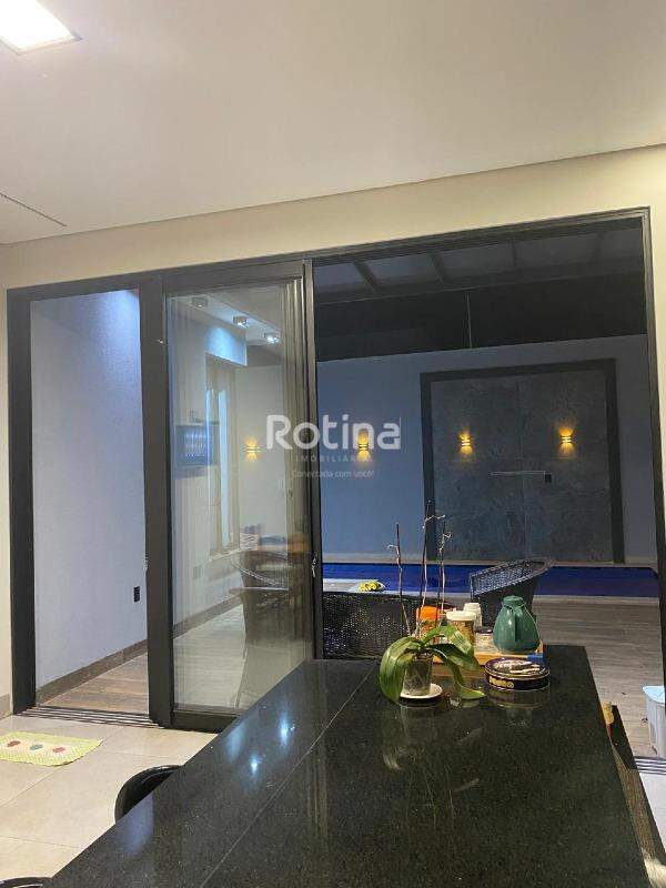 Casa para alugar, 3 quartos em Uberlândia no bairro Grand Ville no valor de R$ 6.000,00 - Rotina Imobiliária: 