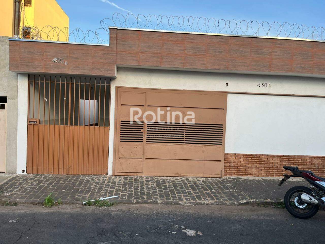 Casa para alugar, 2 quartos em Uberlândia no bairro Nossa Senhora Aparecida no valor de R$ 1.800,00 - Rotina Imobiliária: 