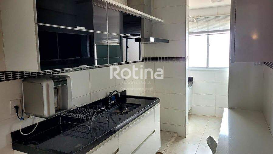 Apartamento para alugar, 3 quartos em Uberlândia no bairro Brasil no valor de R$ 3.000,00 - Rotina Imobiliária: 
