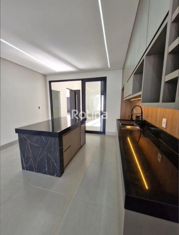 Casa à venda, 3 quartos em Uberlândia no bairro Aclimação no valor de R$ 890.000,00 - Rotina Imobiliária: 