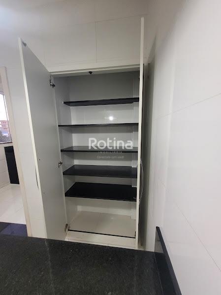 Apartamento à venda, 3 quartos em Uberlândia no bairro Santa Mônica no valor de R$ 390.000,00 - Rotina Imobiliária: 