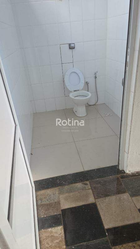 Loja para alugar, em Uberlândia no bairro Santa Mônica no valor de R$ 2.350,00 - Rotina Imobiliária: 
