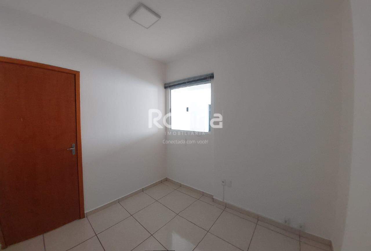 Apartamento para alugar, em Uberlândia no bairro Nossa Senhora Aparecida no valor de R$ 750,00 - Rotina Imobiliária: 