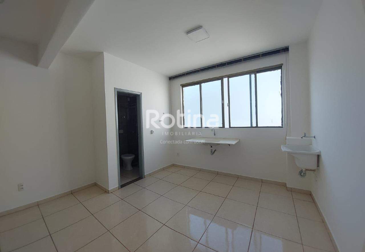 Apartamento para alugar, em Uberlândia no bairro Nossa Senhora Aparecida no valor de R$ 750,00 - Rotina Imobiliária: 