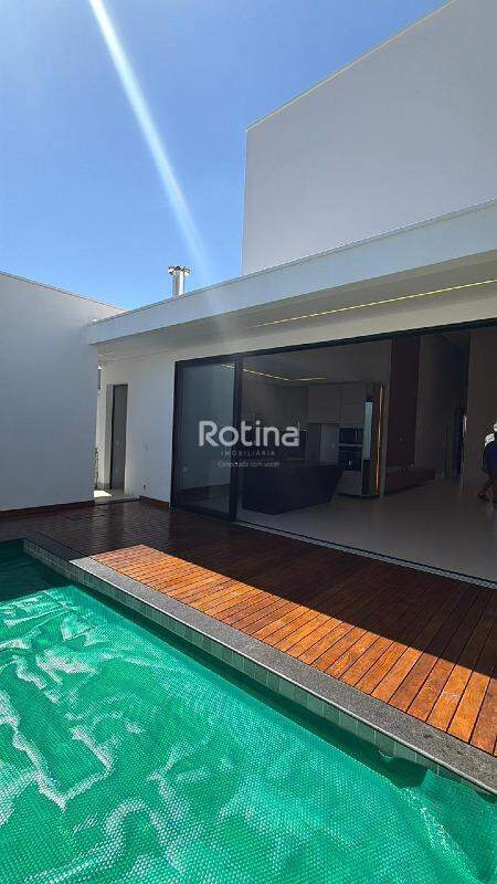 Casa Condomínio Fechado à venda, 3 quartos em Uberlândia no bairro Cond. Splendido no valor de R$ 2.400.000,00 - Rotina Imobiliária: 