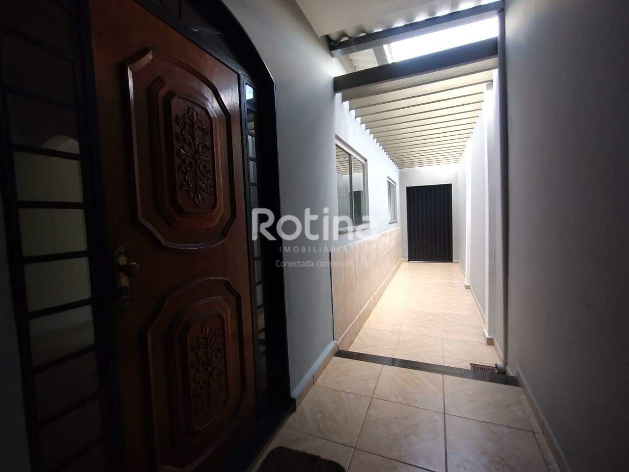 Casa para alugar, 3 quartos em Uberlândia no bairro Jardim das Palmeiras no valor de R$ 3.600,00 - Rotina Imobiliária: 
