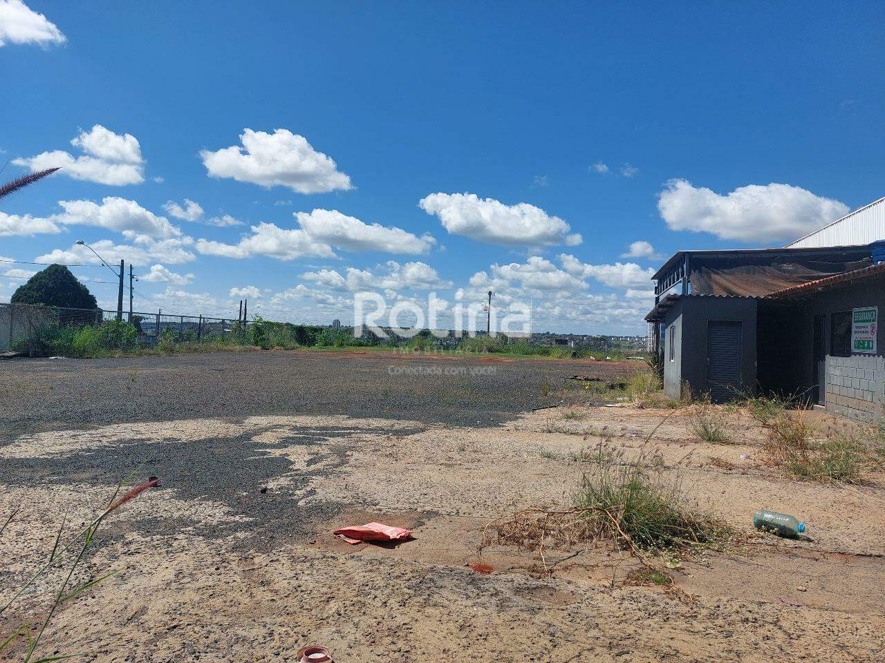 Área para alugar, em Uberlândia no bairro Minas Gerais no valor de R$ 16.000,00 - Rotina Imobiliária: 