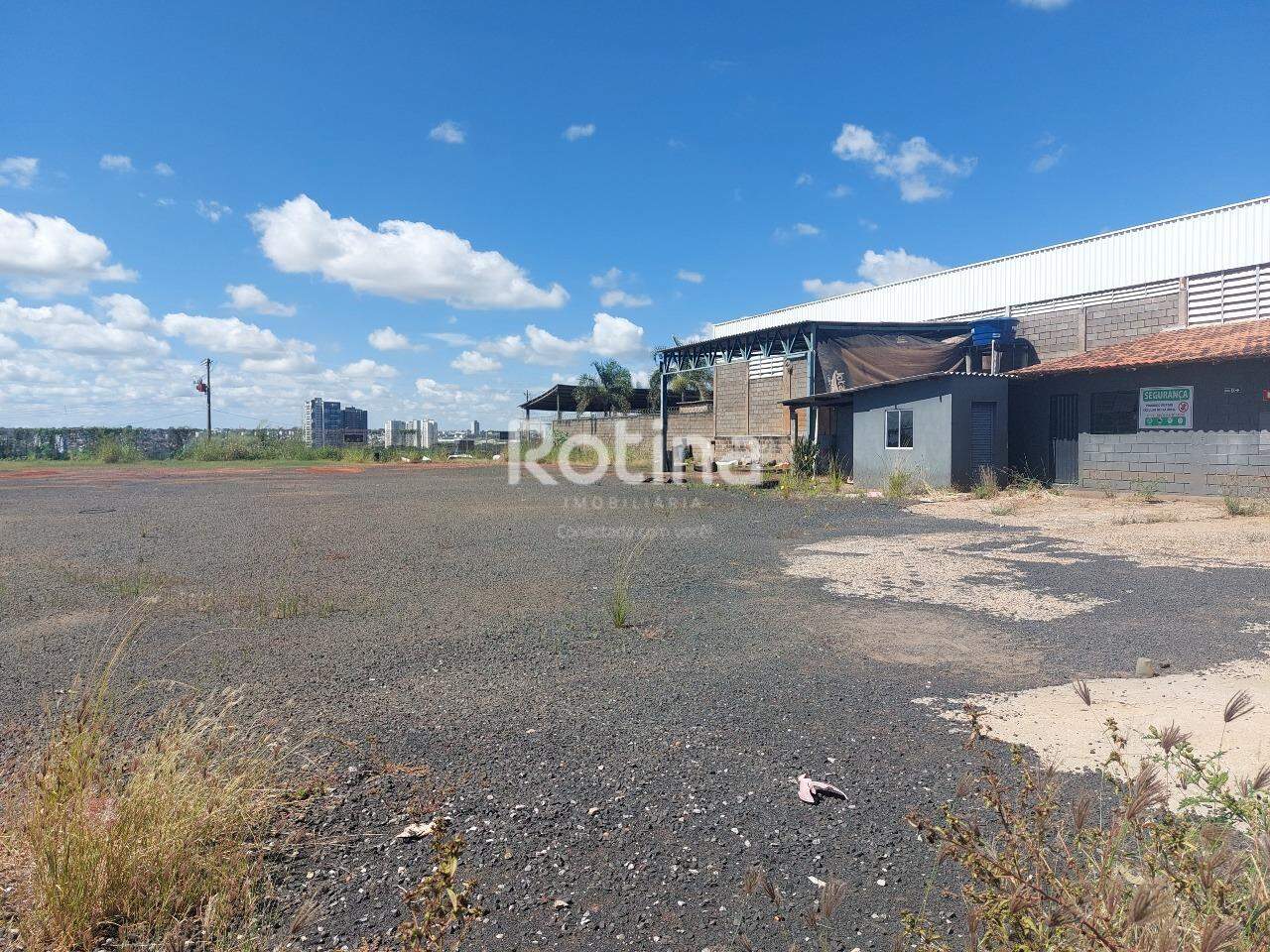 Área para alugar, em Uberlândia no bairro Minas Gerais no valor de R$ 16.000,00 - Rotina Imobiliária: 