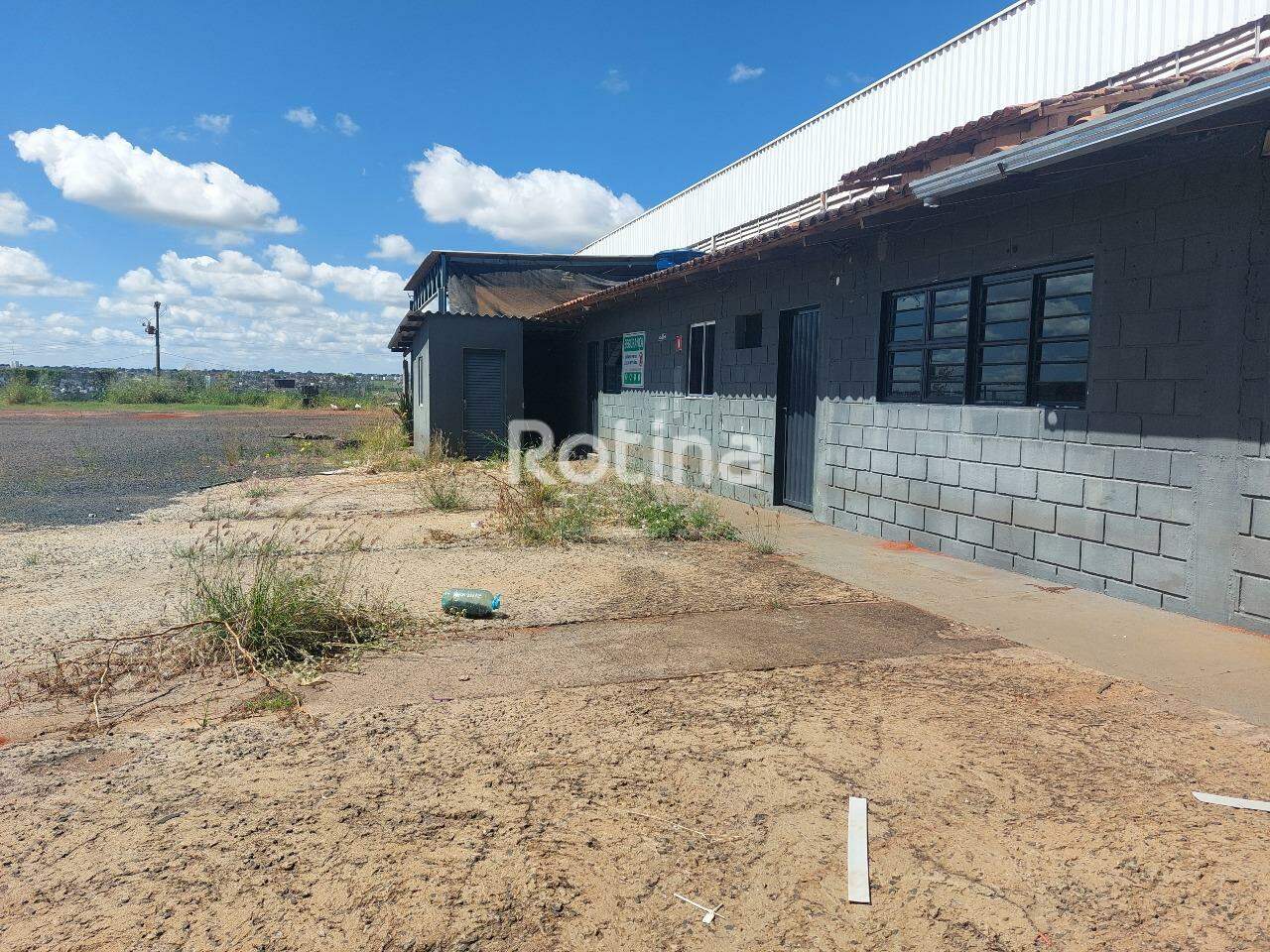 Área para alugar, em Uberlândia no bairro Minas Gerais no valor de R$ 16.000,00 - Rotina Imobiliária: 