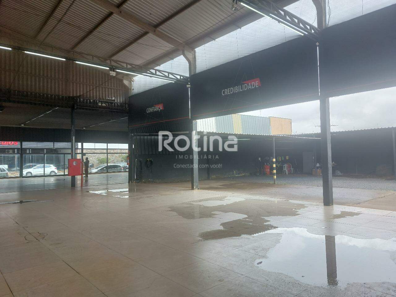 Garagem para alugar, em Uberlândia no bairro Brasil no valor de R$ 22.000,00 - Rotina Imobiliária: 