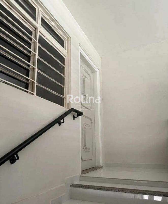 Apartamento para alugar, 3 quartos em Uberlândia no bairro Daniel Fonseca no valor de R$ 2.200,00 - Rotina Imobiliária: 