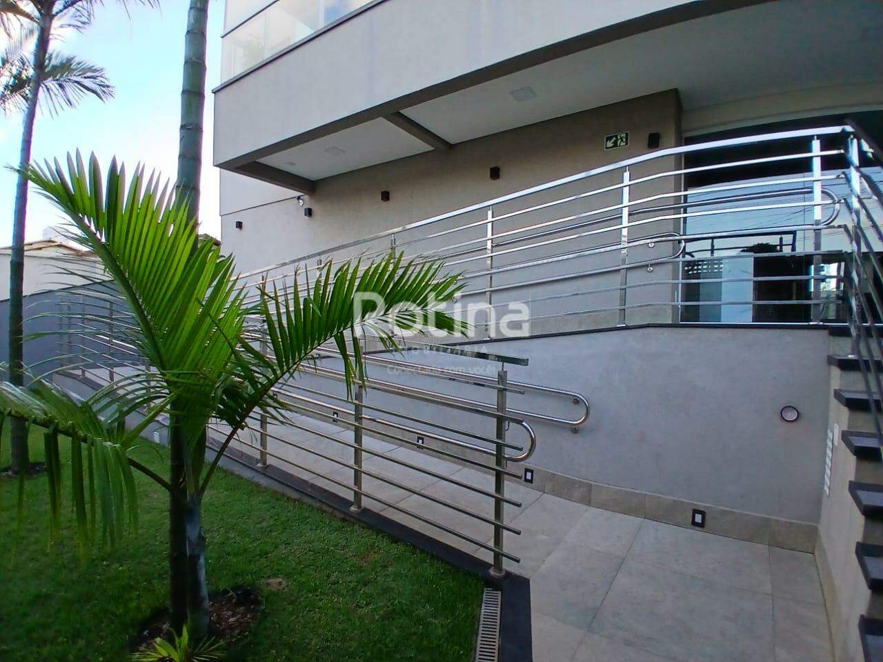 Apartamento para alugar, 3 quartos em Uberlândia no bairro Santa Mônica no valor de R$ 4.300,00 - Rotina Imobiliária: 