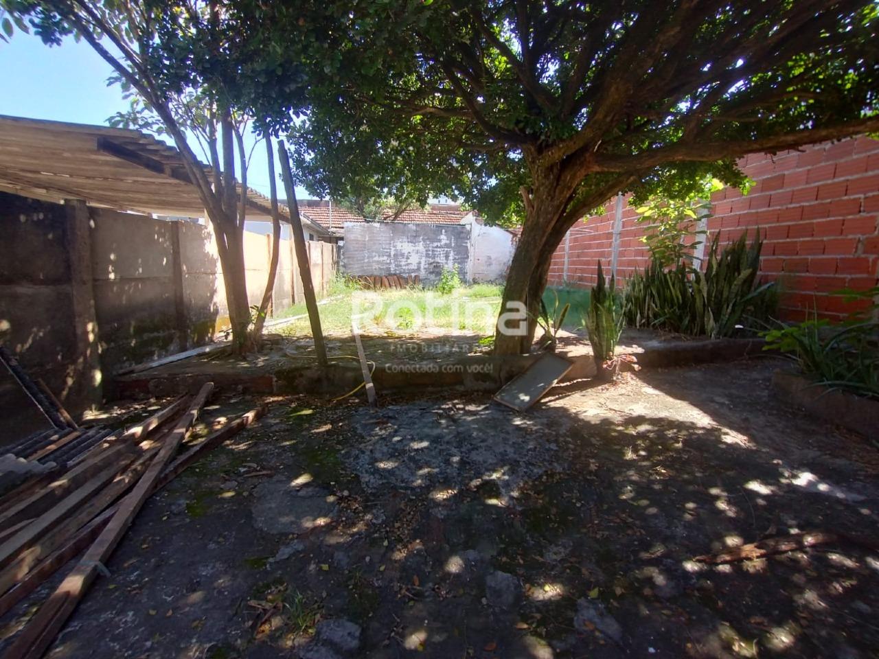 Casa para alugar, 3 quartos em Uberlândia no bairro Presidente Roosevelt no valor de R$ 1.350,00 - Rotina Imobiliária: 