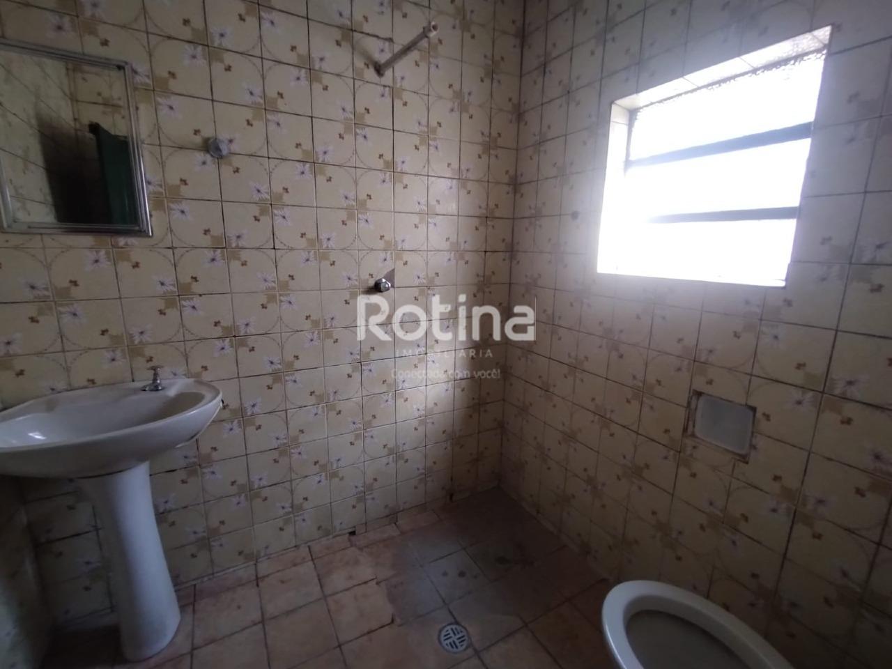 Casa para alugar, 3 quartos em Uberlândia no bairro Presidente Roosevelt no valor de R$ 1.350,00 - Rotina Imobiliária: 