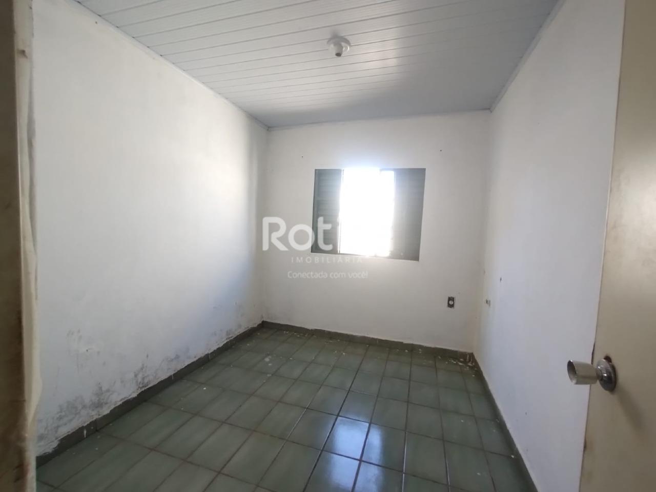 Casa para alugar, 3 quartos em Uberlândia no bairro Presidente Roosevelt no valor de R$ 1.350,00 - Rotina Imobiliária: 