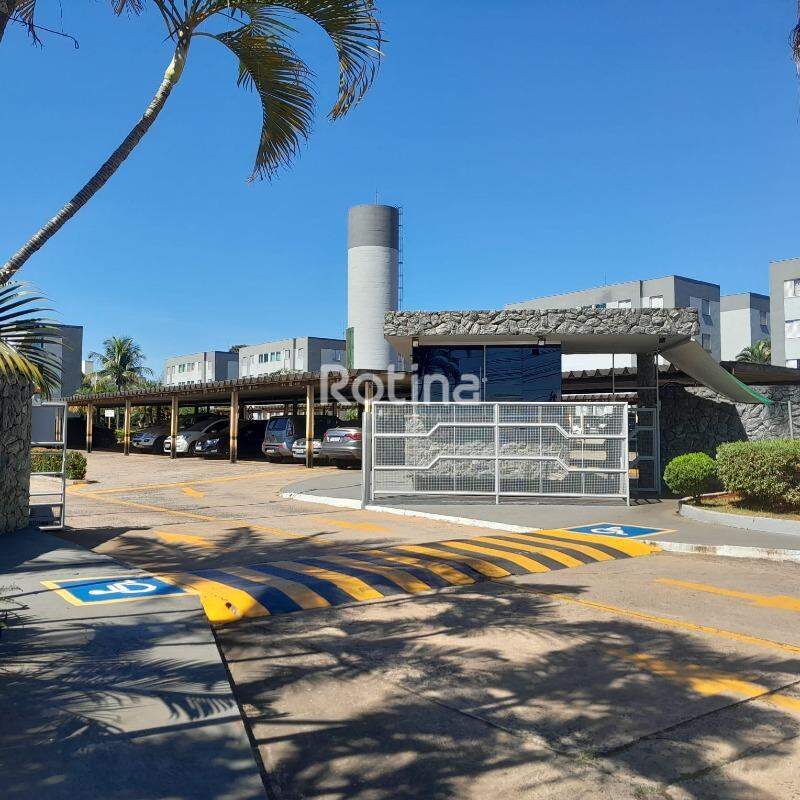 Apartamento para alugar, 3 quartos em Uberlândia no bairro Custódio Pereira no valor de R$ 1.800,00 - Rotina Imobiliária: 