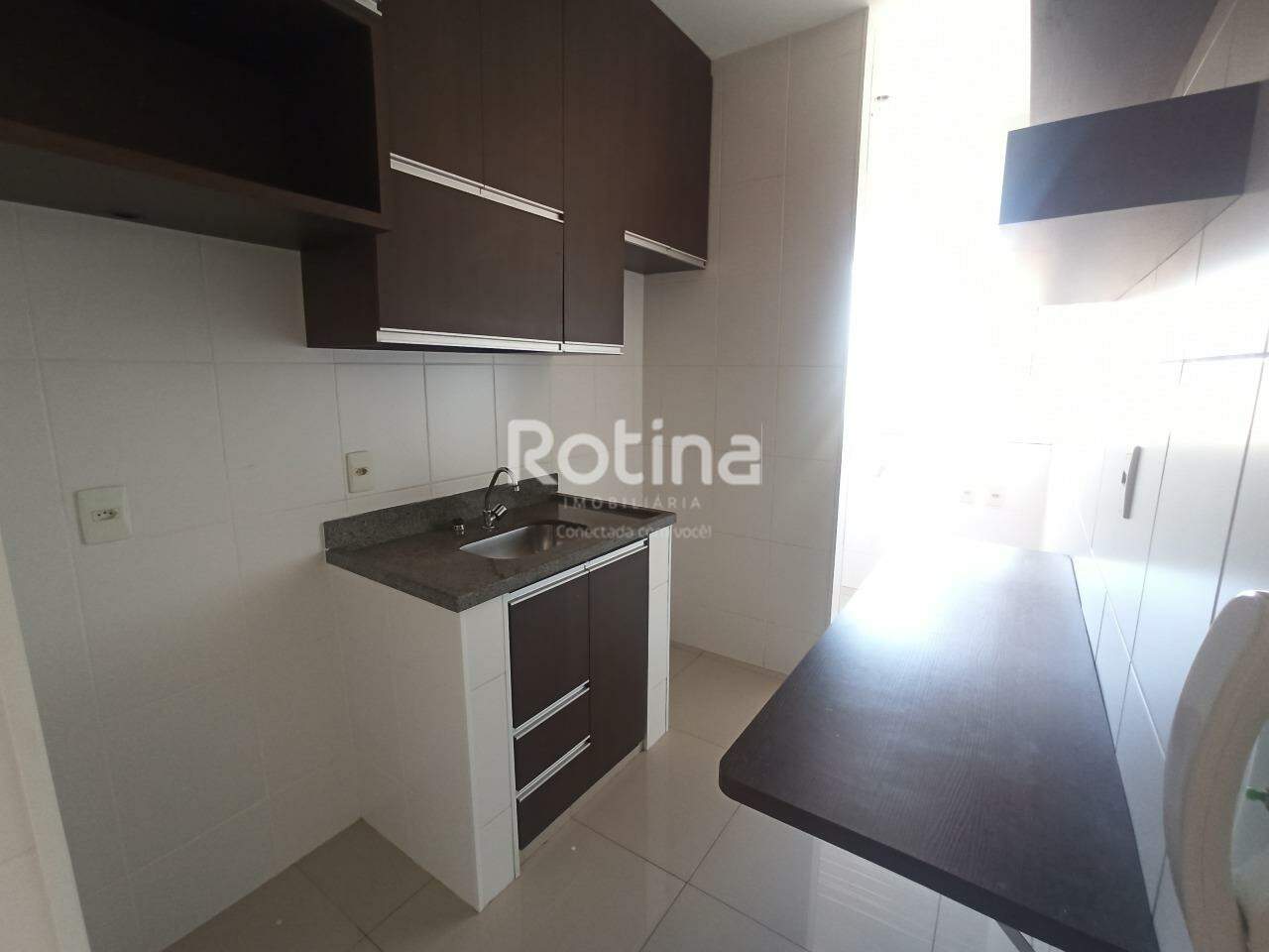 Apartamento para alugar, 2 quartos em Uberlândia no bairro Segismundo Pereira no valor de R$ 1.350,00 - Rotina Imobiliária: 