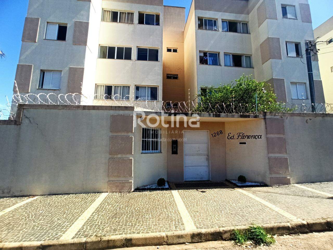 Apartamento para alugar, 2 quartos em Uberlândia no bairro Segismundo Pereira no valor de R$ 1.350,00 - Rotina Imobiliária: 
