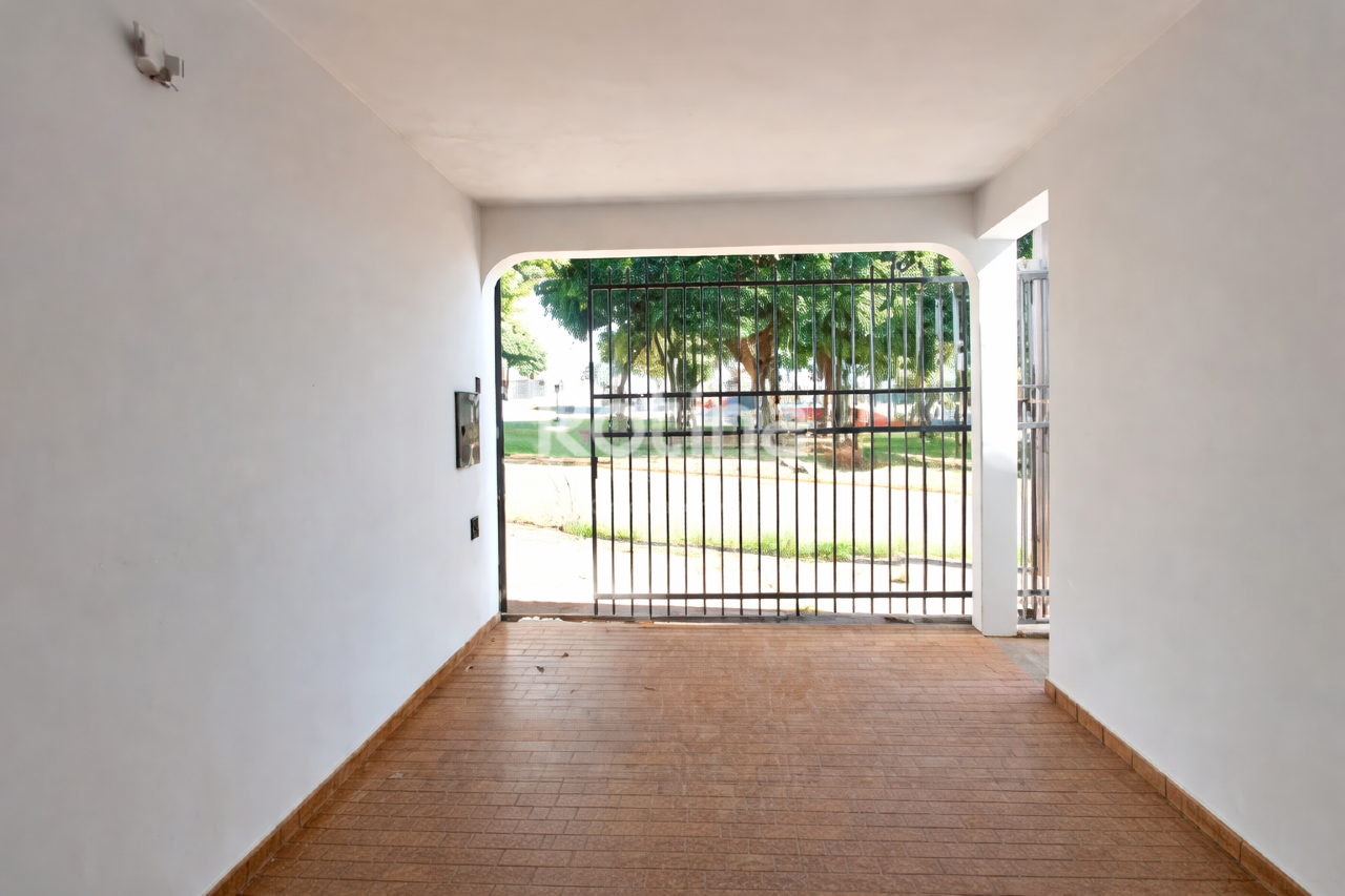 Casa à venda, 3 quartos em Uberlândia no bairro Jaraguá no valor de R$ 260.000,00 - Rotina Imobiliária: 