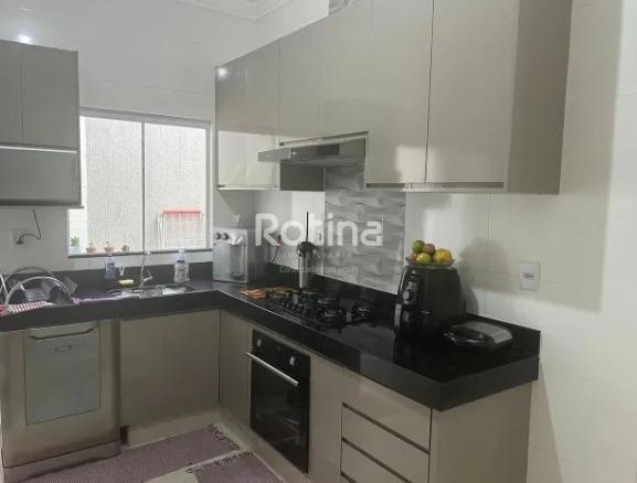 Casa para alugar, 3 quartos em Uberlândia no bairro Novo Mundo no valor de R$ 3.400,00 - Rotina Imobiliária: 