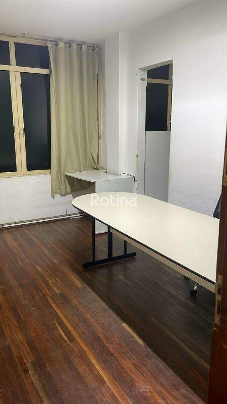 Sala à venda, em Uberlândia no bairro Centro no valor de R$ 82.000,00 - Rotina Imobiliária: 