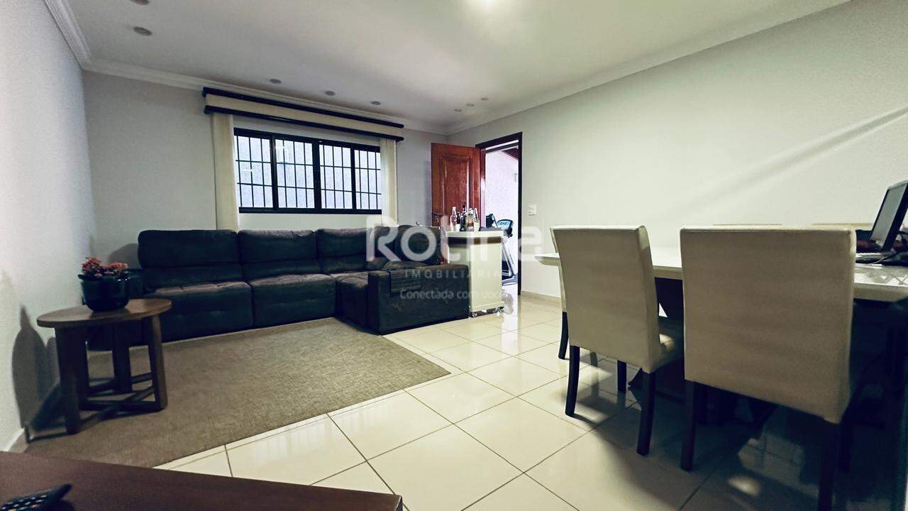 Casa à venda, 5 quartos em Uberlândia no bairro Vigilato Pereira no valor de R$ 1.150.000,00 - Rotina Imobiliária: 